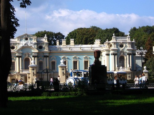 c8b624c58f1843648bd62eb553fd0638 №6 Mariyinsky Palace and park